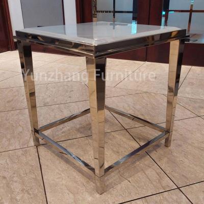 China Silver Frame SS201 Simple Bed Table Small CBM Square Table For Bedroom en venta