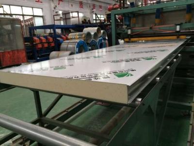 China PPGI galvanizó el panel de bocadillo de acero de la PU de la cámara fría 40kg/M3 en venta