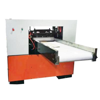 Chine Largeur de coupe 600 mm Machine de coupe à roulement pour fibre textile et fibre de carbone à vendre