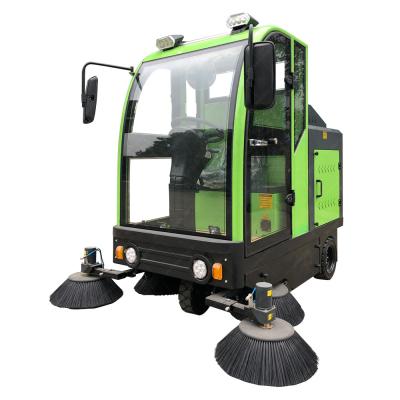 China Green Environmentally Friendly 550mm 2 Brush Heads Road Sweeper Can Sit Drive Can Drive For 6 Hours When Fully Charged zu verkaufen