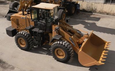 China Compact Wheel Loader 5 Ton , Bucket Front End Loader 162kw Power for sale