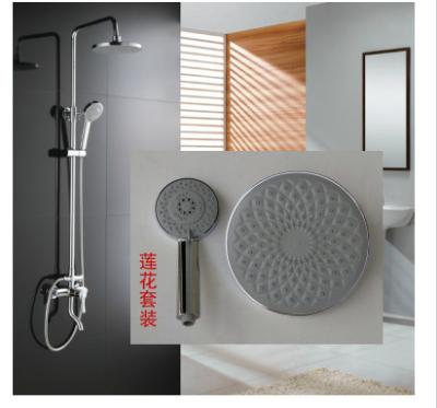 China La cabezal de ducha del cuarto de baño de 4 funciones fijó la cascada de acero inoxidable termostática de la lluvia en venta