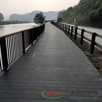 China Recinto de bambú carbonizado impermeable Revestimiento de paredes exteriores de bambú en venta