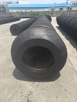 China Marine Circular Shape Tugboat Rubber Fenders With Chain Connection for sale