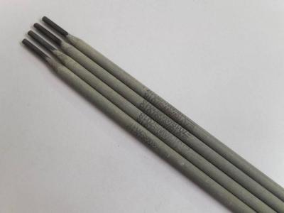 China Niedrige Wasserstoff-Schweißens-Eisen-Pulver-Elektrode für AWS E7018 A1 zu verkaufen