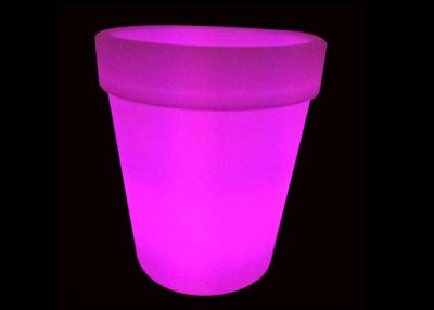 China IP65 Outdoor Battery Powered LED Flower Pots Safety Material With Remote Control for sale