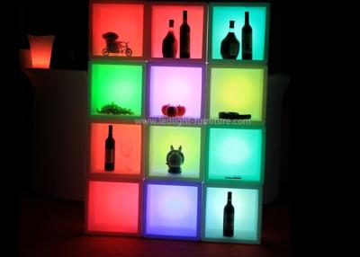 Chine Le plastique LED a allumé les étagères de barre/affichage arrière de boisson alcoolisée de barre avec à piles à vendre