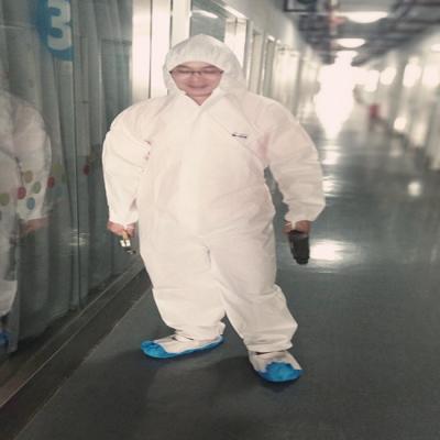 China Non Woven Disposable Coverall White Disposable Protective Suit for sale