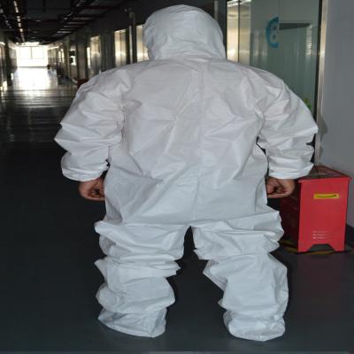 China Waterproof White Disposable Suits PP PE Protective Coverall Te koop