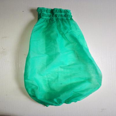 中国 非編まれる白く使い捨て可能なOversleeve PPEの微小孔のある 販売のため