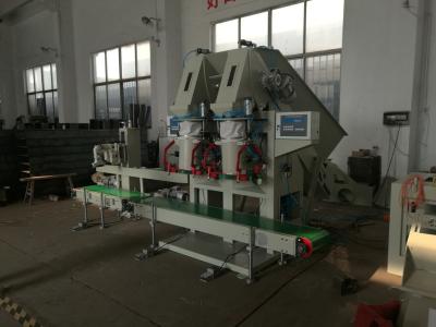 Chine Machine à ensacher de charbon de bois d'équipement d'ensachage de charbon de Bagger de charbon de capacité élevée à vendre