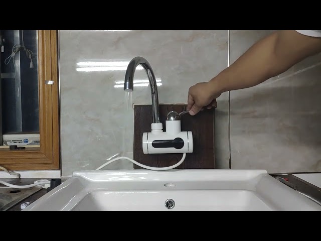 Wall Mounted Dual Use Electric Instant Water Heating Tap 0.04-0.5MPA Lower Inlet