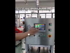How does the automatic packaging machine package food?