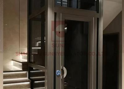 China Huisgebruik Drie verdiepingen Hydraulische lift voor gehandicapten Woonhuis Elektrisch Klein Huis Lift Liften Lift Te koop