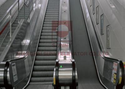 China 35 Angle Indoor Shopping Mall Escalator Walkway With Skirting Protection for sale