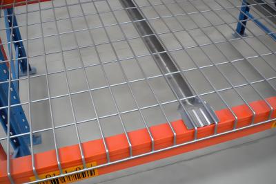 China Metal Mesh Decking Welded Warehouse Storage Metal Mesh Wire Deck Panel For Step Beam for sale
