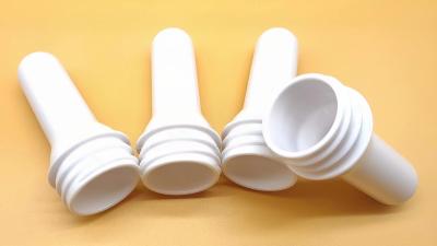 China Preformas de plástico PET asequibles con 100% de reciclabilidad y diferentes tamaños disponibles en venta