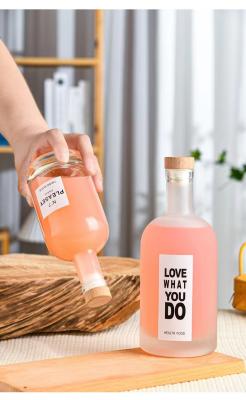 China Garrafas de vidro convenientes para embalagens ecológicas de bebidas à venda