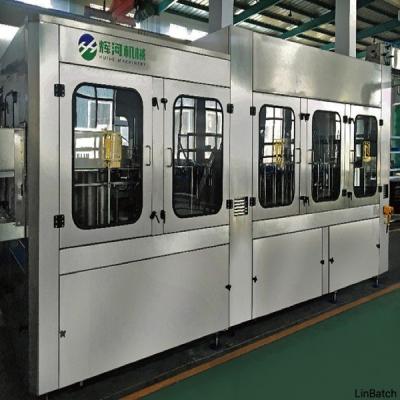 China Máquina de embalagem de garrafas de PET pneumática de 800 kg de capacidade para precisão de preenchimento de ± 1% à venda