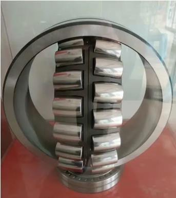China 22332 CC W33 Sealed Self Aligning Roller Bearings For Printing Machinery Clearance C4 for sale