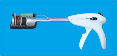 China Grampeador curvado descartável grampeando cirúrgico abdominal do cortador dos dispositivos à venda