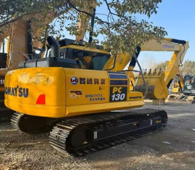 Chine PC130 Mini-excavatrice utilisée pour le déménagement de terres Excavatrice hydraulique à rampe Komatsu à vendre