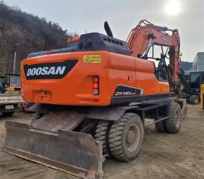 China Excavadora de segunda mão com rodas Excavadora hidráulica Doosan reformada à venda