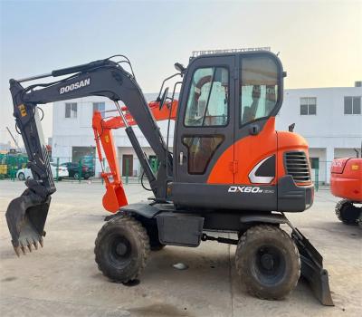 China Secondhand Doosan Hydraulic Excavator Pre Owned Excavator 7530mm Radius for sale