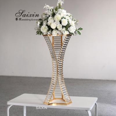 China ZT-538G  2022 New Flower metal gold triangle crystal decor flower stand support decor for sale