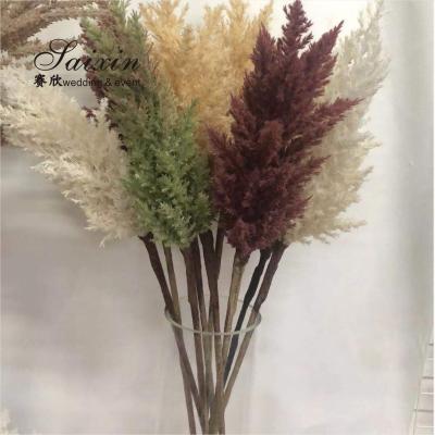中国 Wholesale Large fluffy Pampas grass bouquet  Artificial flowers for wedding decoration 販売のため