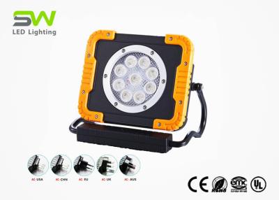 China luz recargable del trabajo de 2500 lúmenes LED con la manija retractable y el soporte magnético rotativo en venta