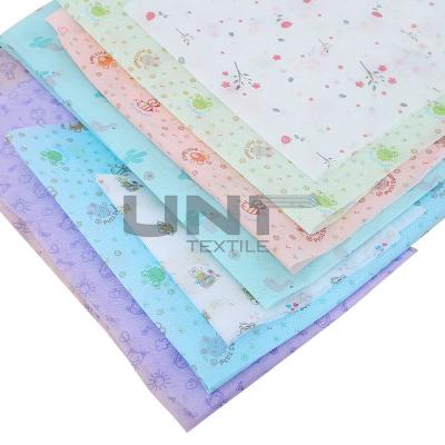 China Chinese Fashionable Printed SS PP Spunbond Non Woven Fabric Rolls / SS for Face Mask for sale