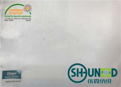 中国 100%変更された繊維が付いている白く完全な十字のSpunlaceのNonwovenの生地 販売のため