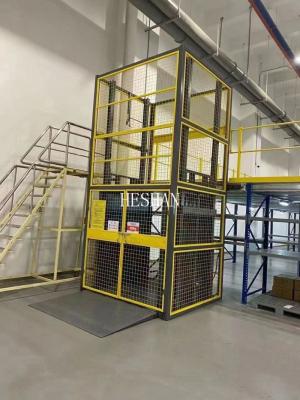 China Industrial Small Cargo Lift Warehouse Wall Mounted Goods Lift Customized for sale