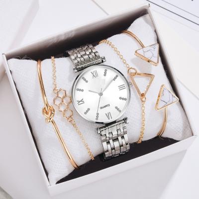 China OEM 31MM Ladies Watch Gift Set 3BAR Jewelry Diamond Dial Watch Set Japan Movt for sale