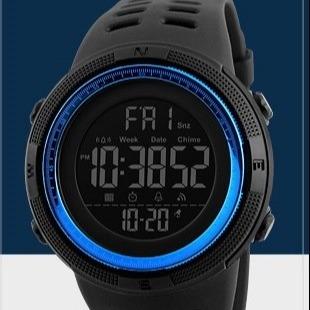 中国 防水3ATMすべてのプラスチック水晶腕時計48mm Lcdの水晶腕時計 販売のため