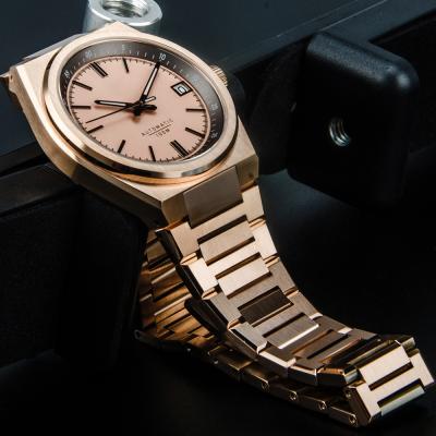 中国 ステンレス鋼の革紐の箱40mmの自動機械腕時計のサファイア ガラスの防水BGW9機械腕時計 販売のため