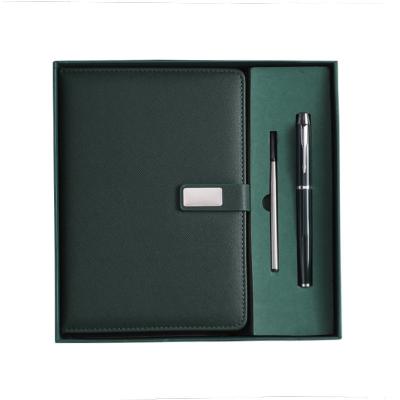 China Cuaderno de diario de portada de cuero A5 150 páginas interiores Set de regalos de bolígrafo y bolígrafo de negocios en venta