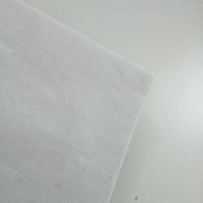 China El papel plisado blanco de filtración ligero sombrea el papel sin cuerda de la materia textil en venta