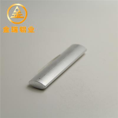中国 耐久アルミニウム放出のプロフィールの粉のコーティングの表面の御馳走容易な維持 販売のため