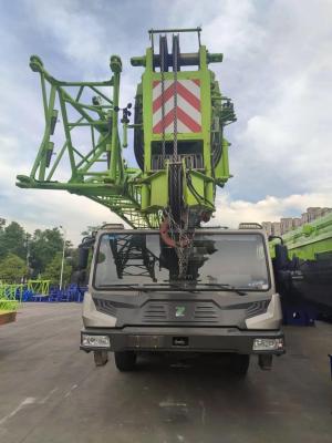 Chine Zoomlion 70t a refourbi la grue montée par camion 75km/H anti-collision à vendre