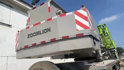 China 2021 Gebruikte Zoomlion 50t Truck Crane/mobile crane ZTC500A552 met Weichai Engine op voorraad te koop met een goede prijs Te koop