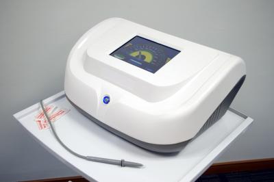 China Tratamento vascular do laser do equipamento da remoção do sistema de refrigeração do fã para as veias varicosas à venda