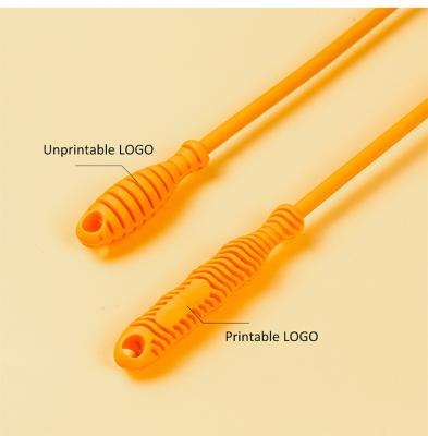Chine Orange 4 cm Bouteille d'eau en silicone Pinceau Multiscène Pour le nettoyage à vendre
