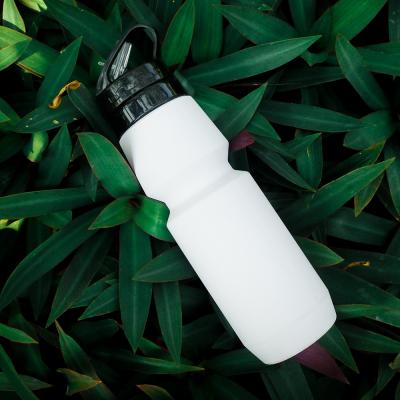 China Portable Silicone Roll Up Water Bottle Odorless , Multiscene Silicone Water Container for sale