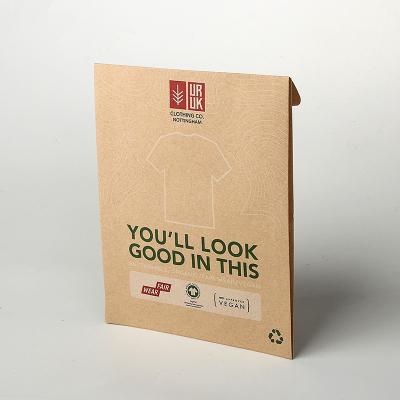 中国 封筒様式の衣類の包装のための環境に優しい注文のジュートの紙袋 販売のため