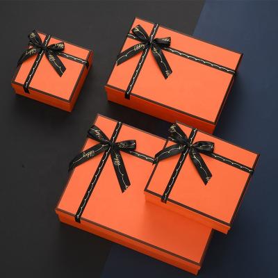 中国 贅沢なギフト用の箱のオレンジ化粧品のボール紙のペーパー ギフト用の箱は包装に香りをつける 販売のため