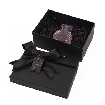 China Empacotamento contínuo de empacotamento do perfume da caixa do perfume de papel luxuoso original à venda