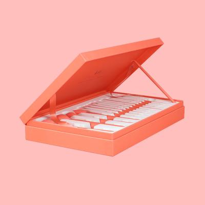 Chine Boîte cosmétique de papier faite sur commande biodégradable rose d'emballage de brosse de boîte-cadeau de cosmétiques de maquillage de papier de carton à vendre