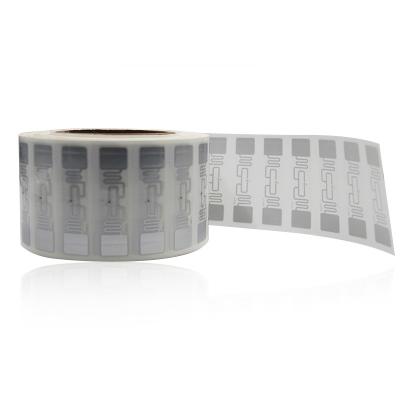 China Garments Logistics Tag Waterproof Barcode Label Sticker Roll For Clothing for sale